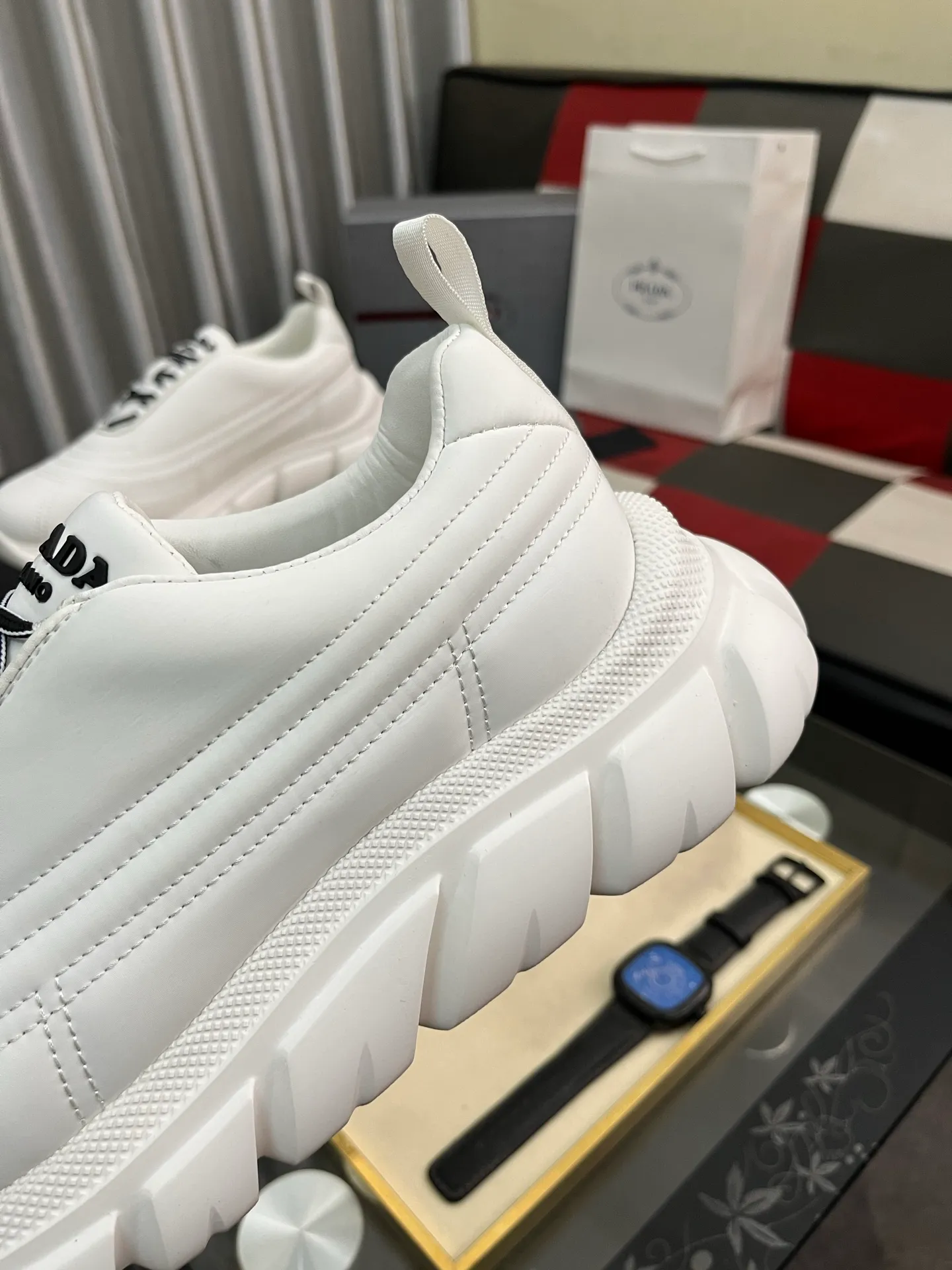 Men's shoes 💰560⌚️⌚️【PRADA】Prada - high-end quality original order 🔍🔍🔍 casual sports shoes - Upper: imported 🔝 Napa calfskin, pebbled calfskin, branded epoxy hollow mesh canvas, shoe body sewn with branded metal fasteners - Lining: water-dyed cowhide - Outsole: ultra-light TPU foam rubber; two-color molded outsole -Ultra-high quality control, fine workmanship, highlighting (high-end, nobility, class) -Size: 38-445️⃣colors available